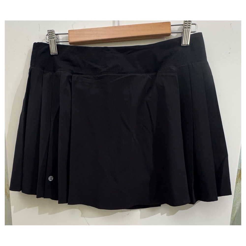 Lululemon black tennis skort